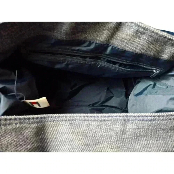 Tommy Hilfiger Blue Denim Laptop Messenger Crossbody Bag with Adjustable Strap - Picture 9 of 9